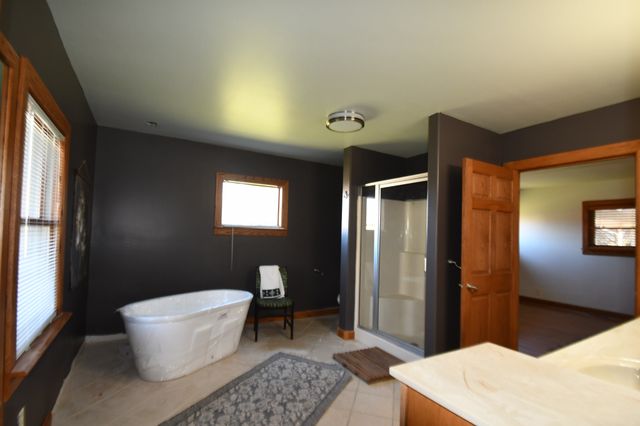 407 Old Hog Creek Road, Waynesboro, TN 38485