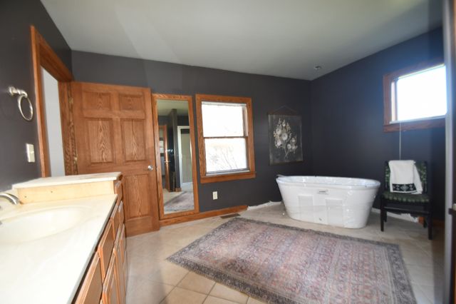 407 Old Hog Creek Road, Waynesboro, TN 38485