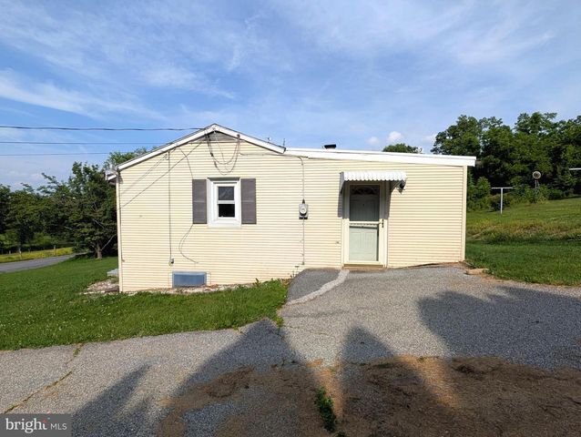 360 SCHOOLHOUSE RD, New Providence, PA 17560