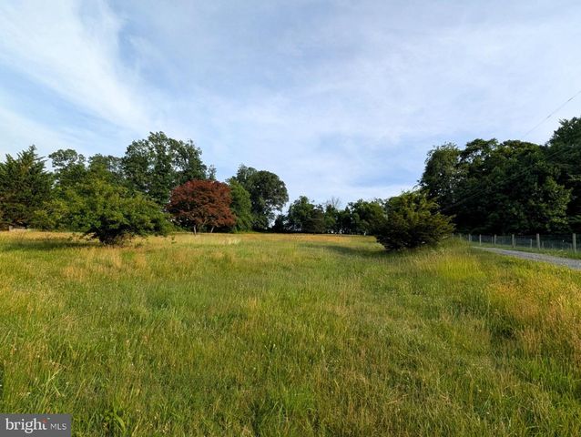 360 SCHOOLHOUSE RD, New Providence, PA 17560