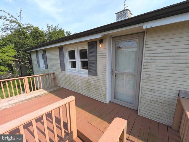 360 SCHOOLHOUSE RD, New Providence, PA 17560