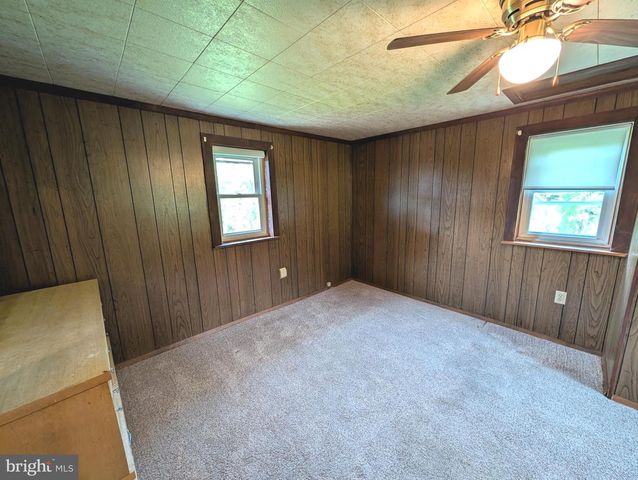 360 SCHOOLHOUSE RD, New Providence, PA 17560