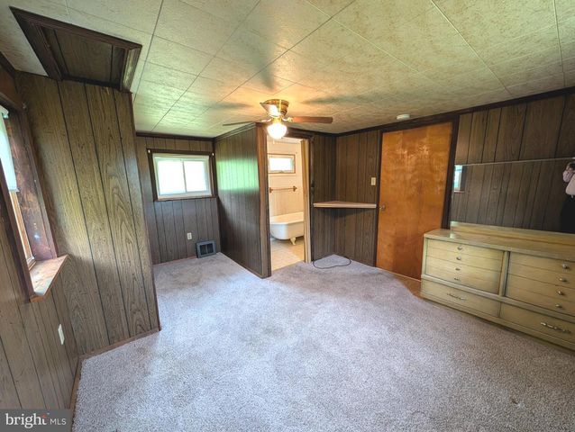 360 SCHOOLHOUSE RD, New Providence, PA 17560