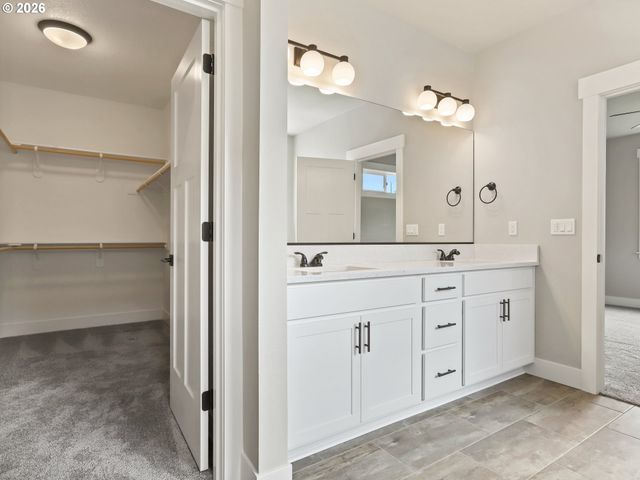 2027 E OTTER Loop 68, La Center, WA 98629