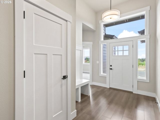 2027 E OTTER Loop 68, La Center, WA 98629