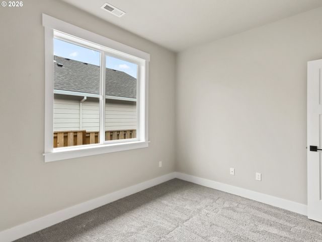 2027 E OTTER Loop 68, La Center, WA 98629