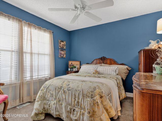 401 Daffodil Drive 401, Jackson, NJ 08527