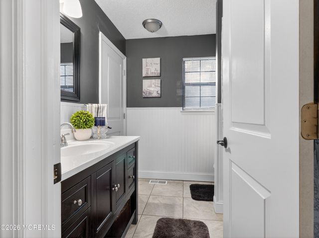 401 Daffodil Drive 401, Jackson, NJ 08527