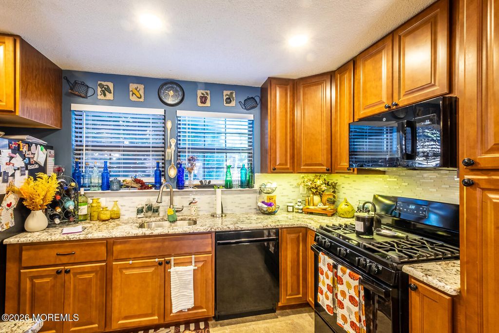 401 Daffodil Drive 401, Jackson, NJ 08527