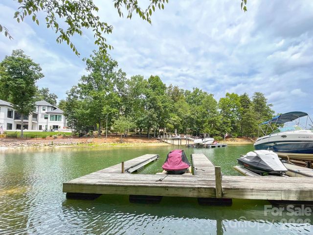 111 Quaker Road, Mooresville, NC 28117