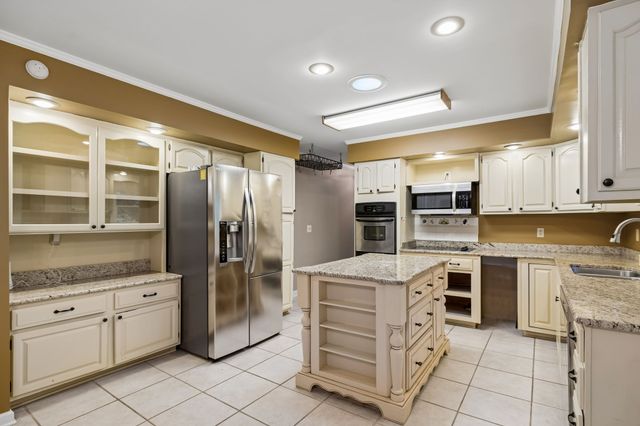 1912 Graceland Dr, Goodlettsville, TN 37072