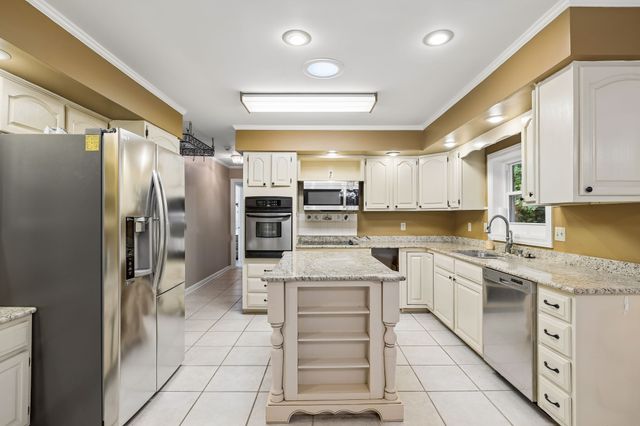 1912 Graceland Dr, Goodlettsville, TN 37072
