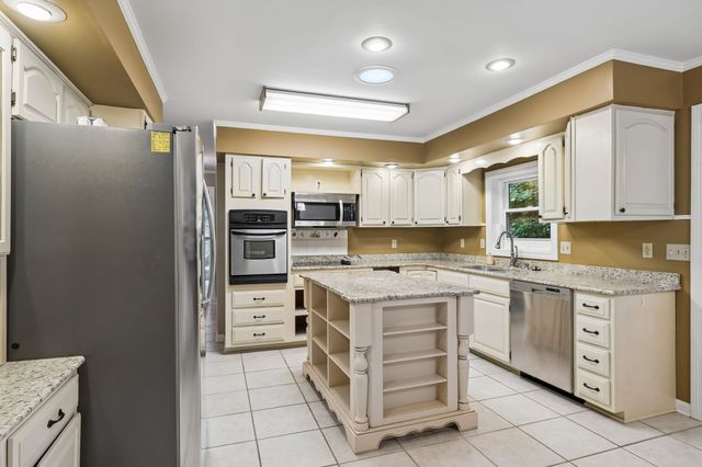1912 Graceland Dr, Goodlettsville, TN 37072