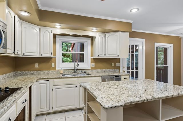 1912 Graceland Dr, Goodlettsville, TN 37072