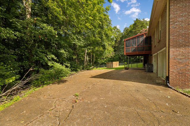 1912 Graceland Dr, Goodlettsville, TN 37072