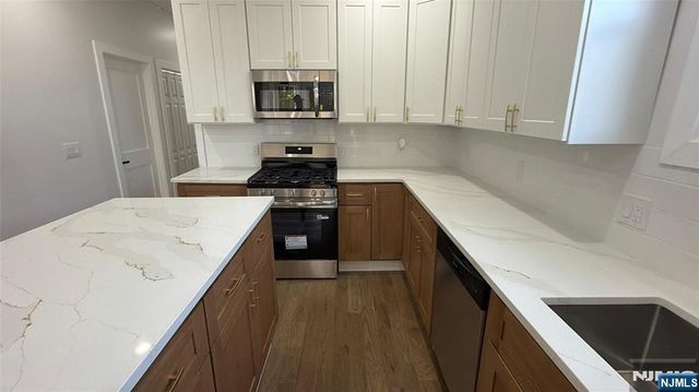 57 Montgomery 2, Newark, NJ 07108