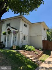 10615 MAPLE ST, Fairfax, VA 22030