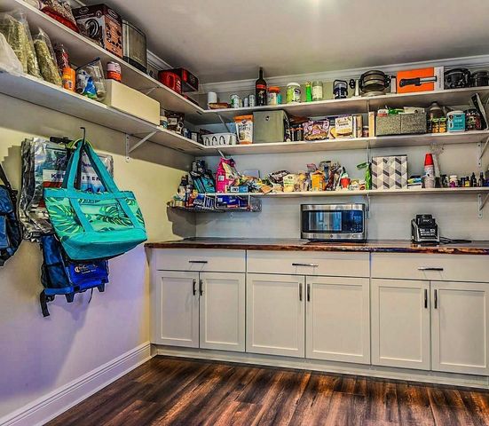 10517 Buxton Rd, St Amant, LA 70774