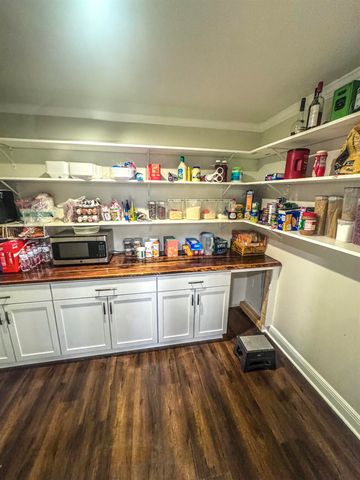 10517 Buxton Rd, St Amant, LA 70774