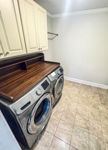 10517 Buxton Rd, St Amant, LA 70774