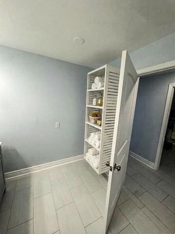 10517 Buxton Rd, St Amant, LA 70774