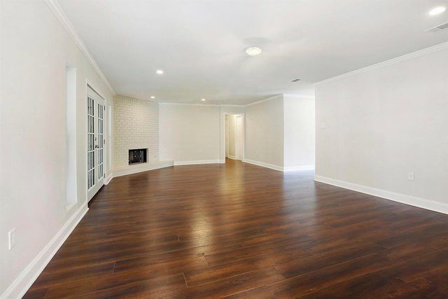 10517 Buxton Rd, St Amant, LA 70774