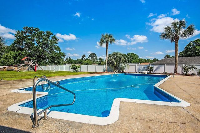 10517 Buxton Rd, St Amant, LA 70774