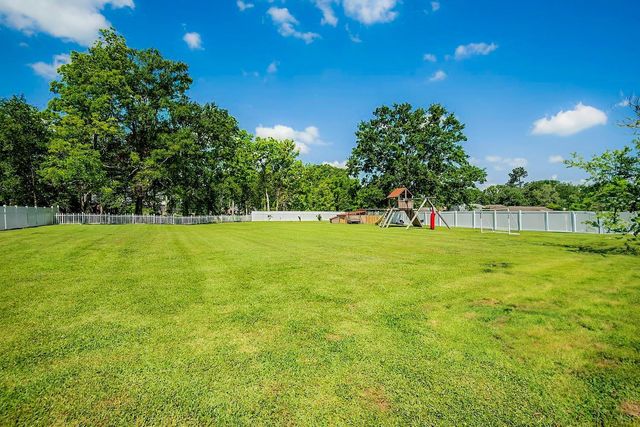 10517 Buxton Rd, St Amant, LA 70774