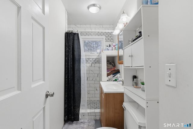 226 School Street, Manchester, CT 06040