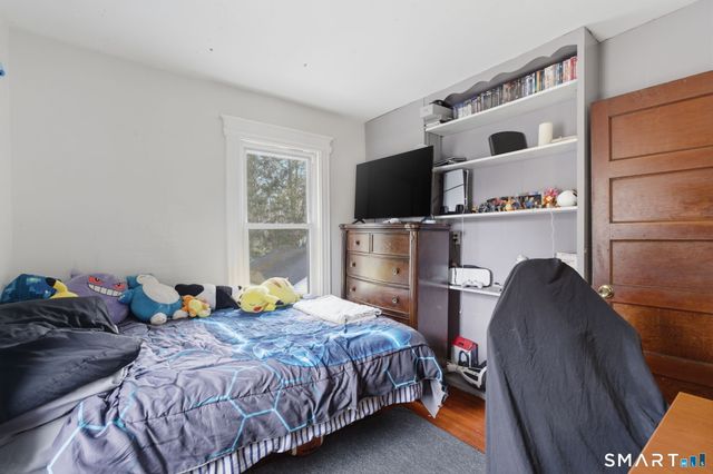 226 School Street, Manchester, CT 06040