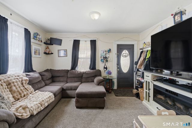 226 School Street, Manchester, CT 06040