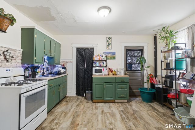 226 School Street, Manchester, CT 06040