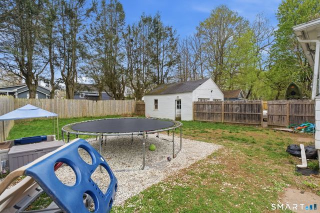 226 School Street, Manchester, CT 06040