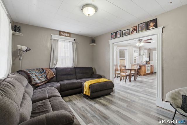 226 School Street, Manchester, CT 06040