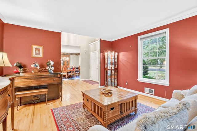 10 Sidney Way 10, Simsbury, CT 06070