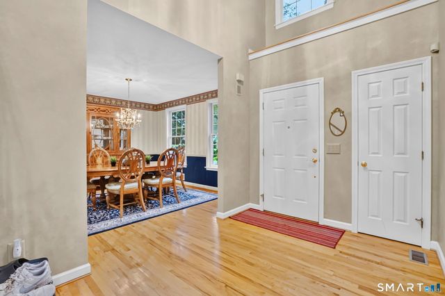 10 Sidney Way 10, Simsbury, CT 06070