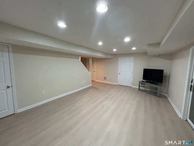 10 Sidney Way 10, Simsbury, CT 06070