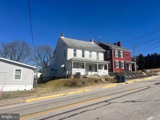 81-83 S MAIN ST, Seven Valleys, PA 17360
