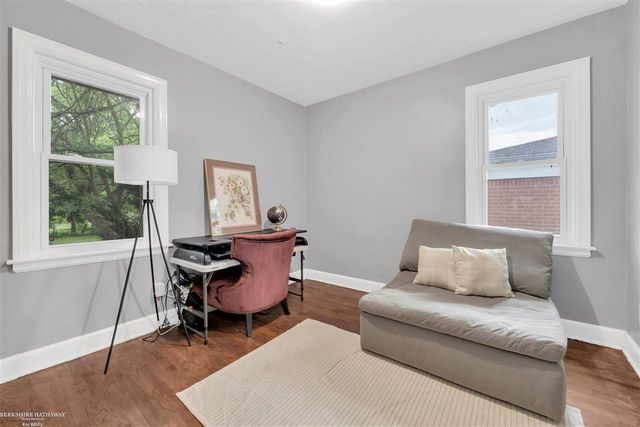 29801 Maplegrove Street, Saint Clair Shores, MI 48082