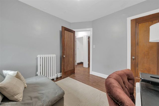 29801 Maplegrove Street, Saint Clair Shores, MI 48082