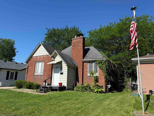29801 Maplegrove Street, Saint Clair Shores, MI 48082