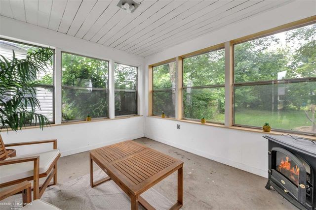29801 Maplegrove Street, Saint Clair Shores, MI 48082