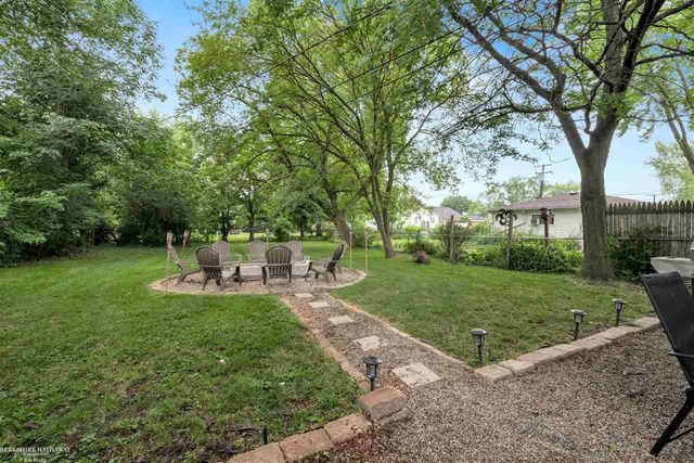 29801 Maplegrove Street, Saint Clair Shores, MI 48082