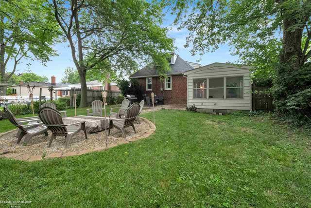 29801 Maplegrove Street, Saint Clair Shores, MI 48082