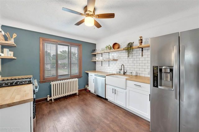 29801 Maplegrove Street, Saint Clair Shores, MI 48082
