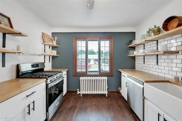 29801 Maplegrove Street, Saint Clair Shores, MI 48082
