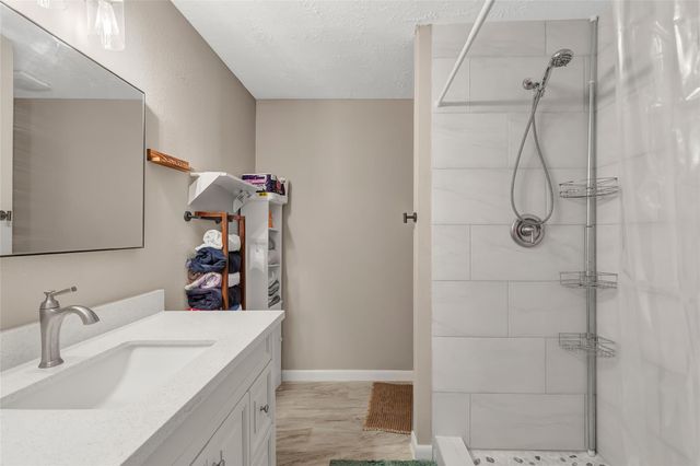 130 Lone Oak Lane, Liberty, TX 77575