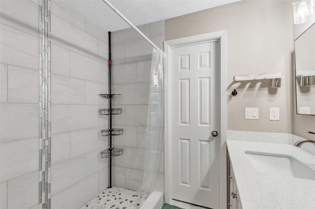 130 Lone Oak Lane, Liberty, TX 77575