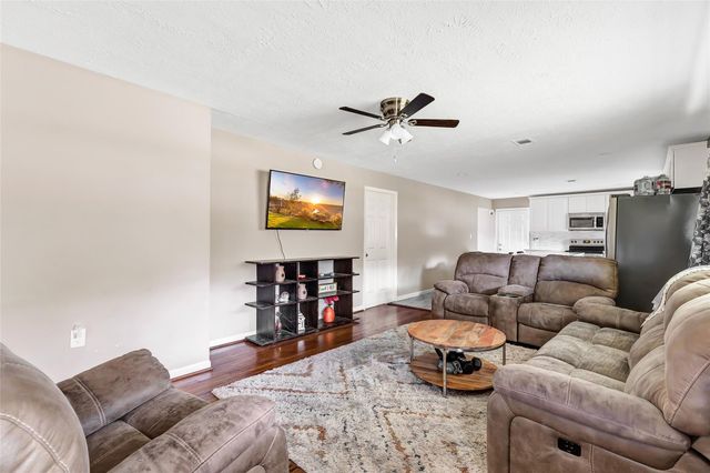 130 Lone Oak Lane, Liberty, TX 77575