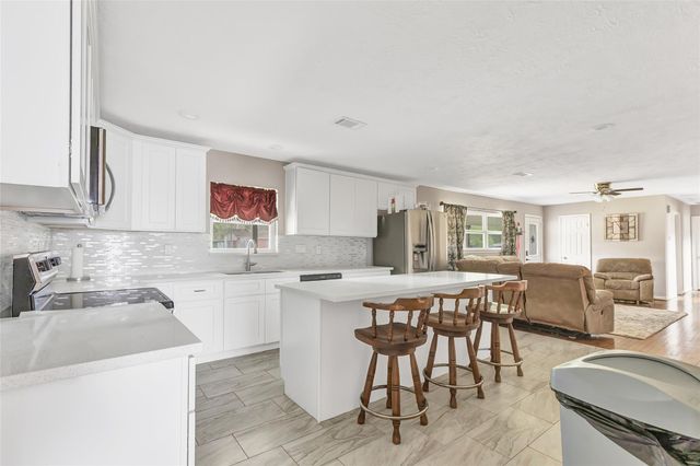 130 Lone Oak Lane, Liberty, TX 77575